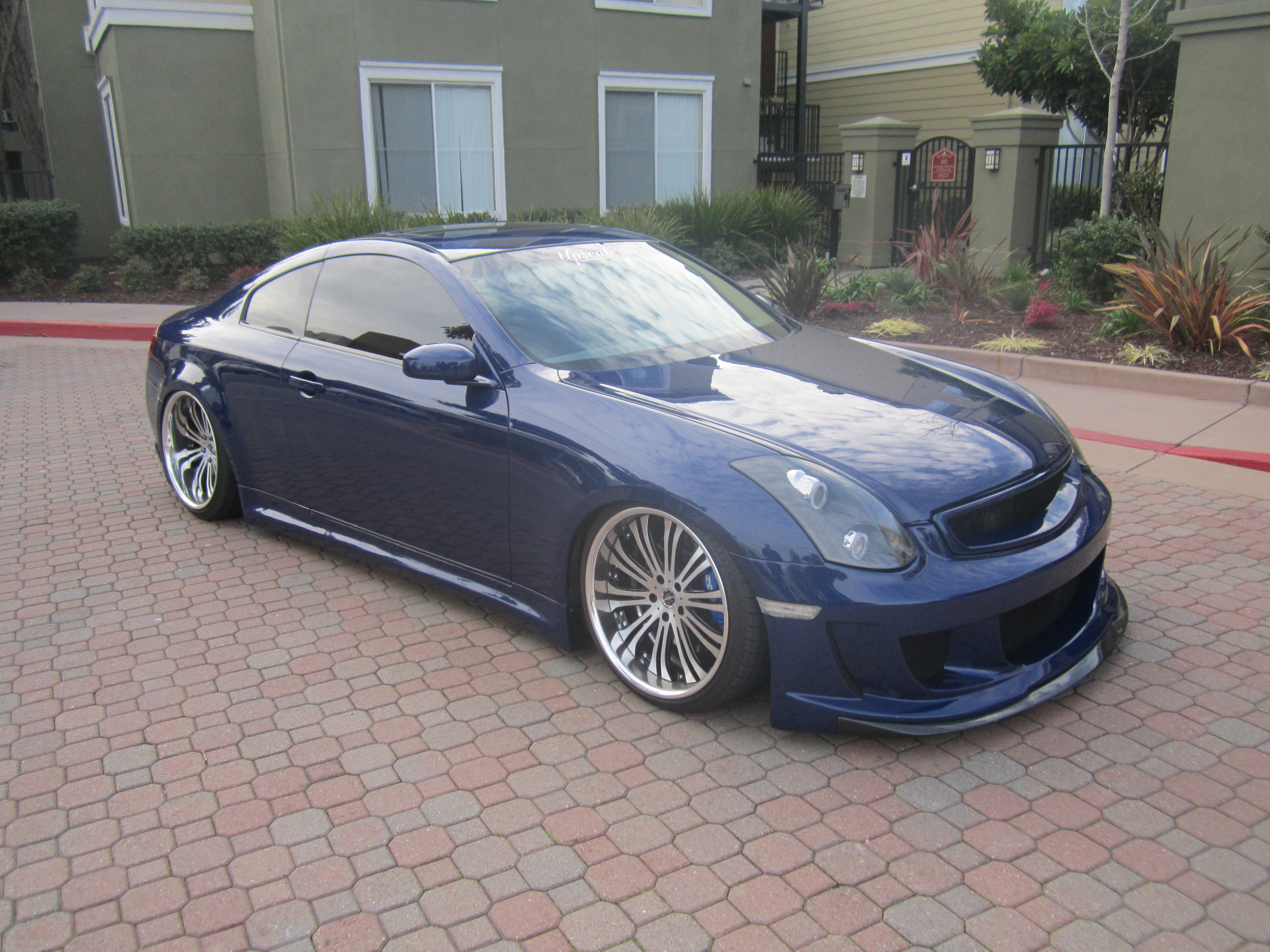 Infiniti G35 Coupe Custom Interior